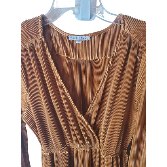 Baltic Born Venus Pleated Long Sleeve V-Neck Maxi Dress Saffron Medium - Picture 2 of 6